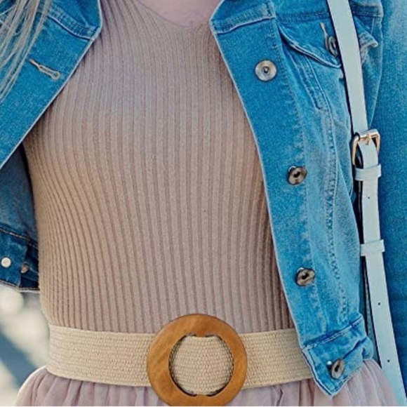 Black Woven belt with circle buckle - Picture 3 of 4